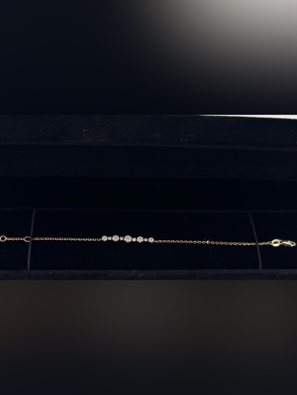 Delicate genuine 18kt Gold diamond  Bracelet